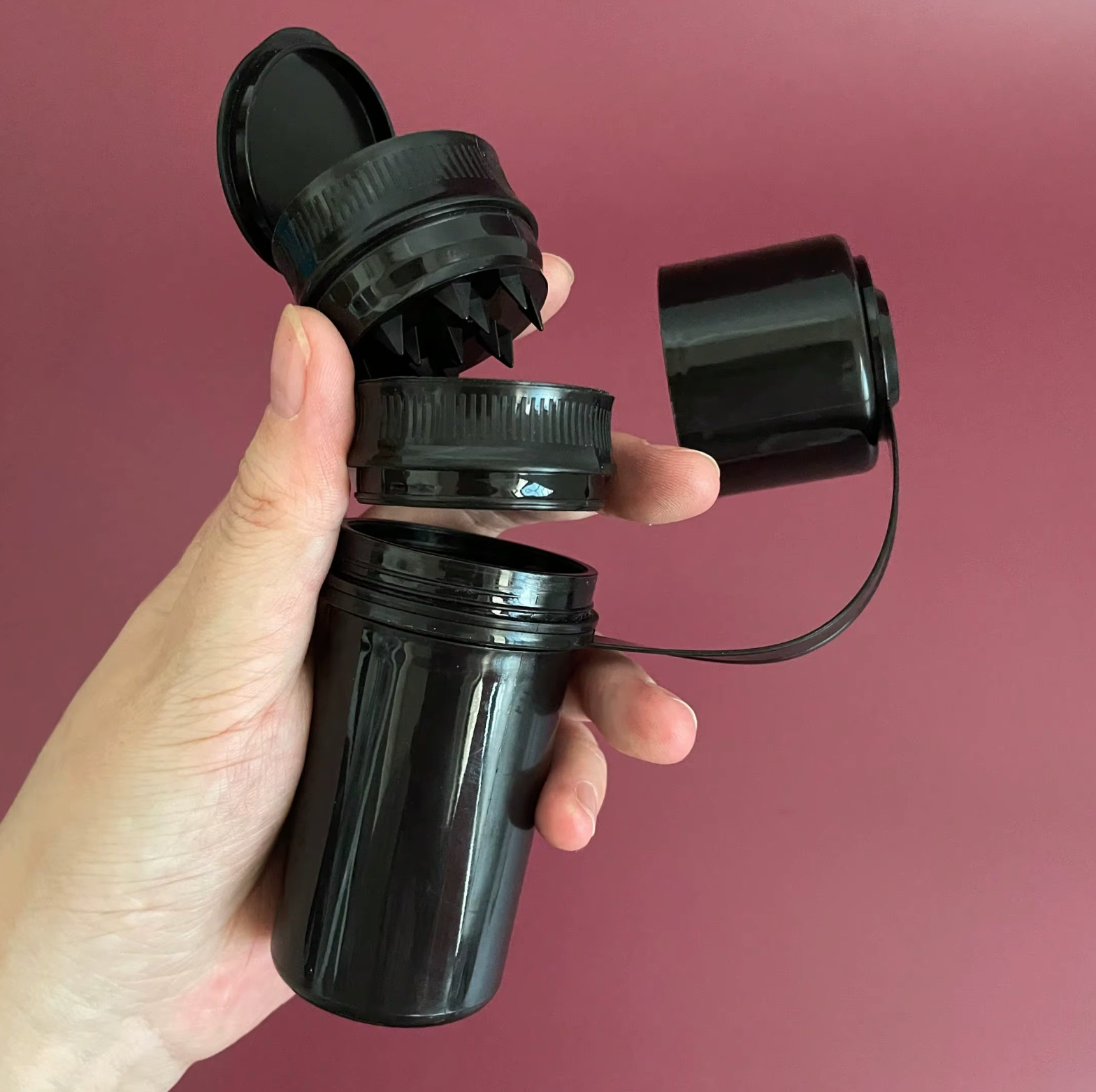 COOKIES 3-IN-1 – GRINDER & SYSTÈME DE STOCKAGE ANTI-ODEUR