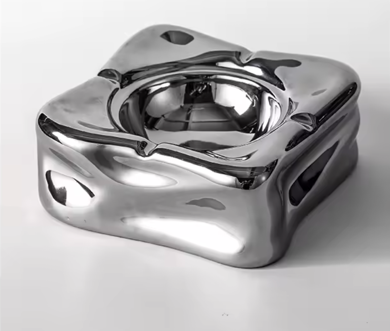 CENDRIER DESIGN EN CÉRAMIQUE – 14 CM