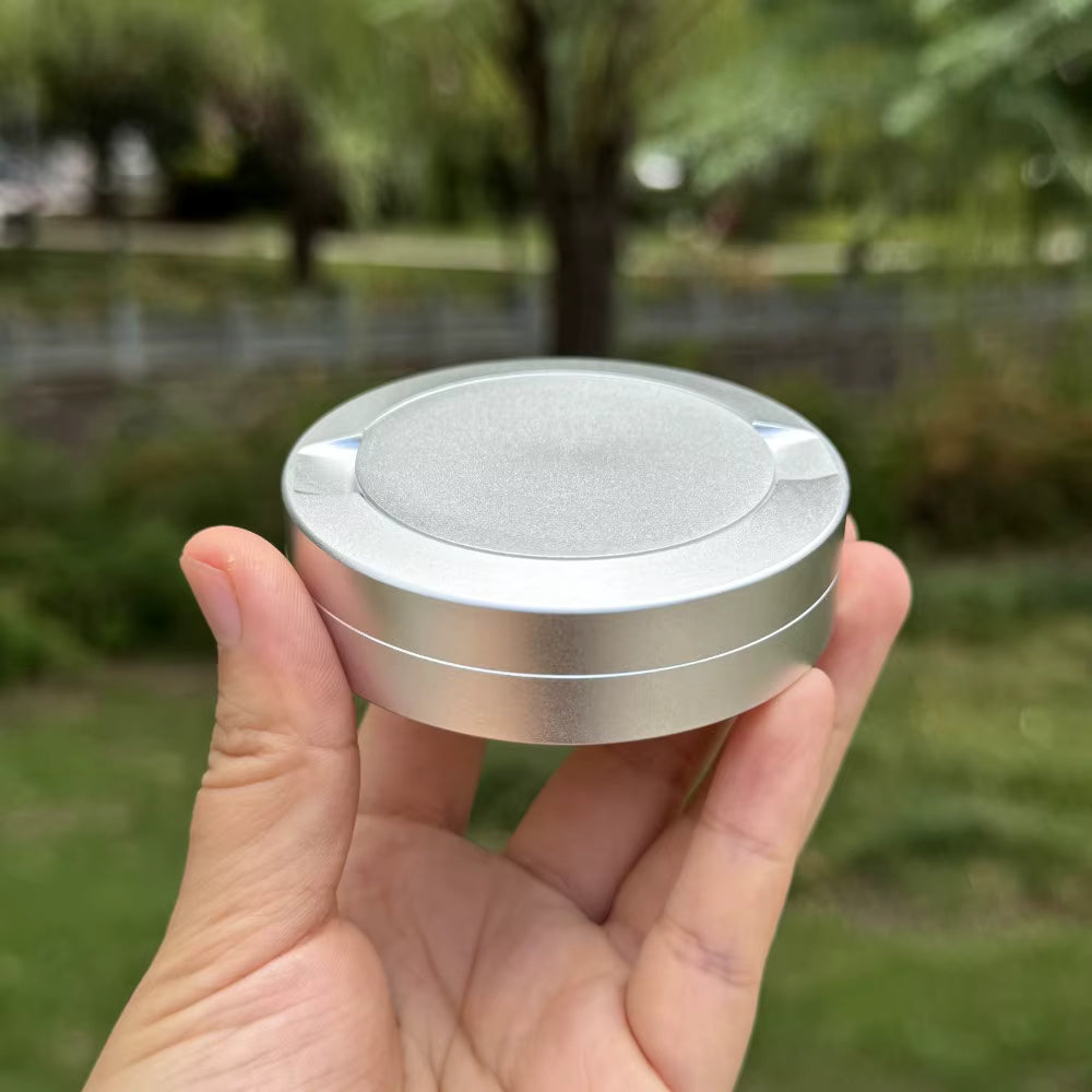BOÎTE EN MÉTAL 2-EN-1 – CONTENEUR & CENDRIER PORTABLE